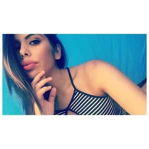 Meet your Posher, Yesenia